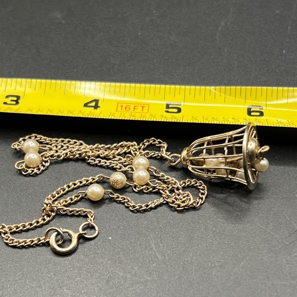 Vintage Caged Faux Pearl necklace - Picture 3 of 3